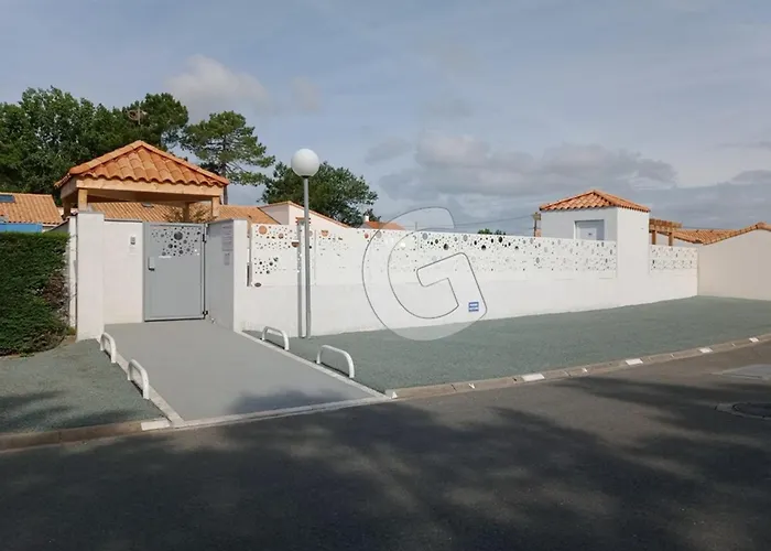 Pavillon 5 Pers. Avec Piscine, à 200m De La à - Fr-1-194-422 La Tranche-sur-Mer